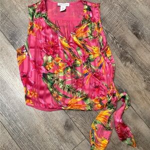 Cupcakes in Cashmere Floral Sleeveless Tie-Front Top size M
